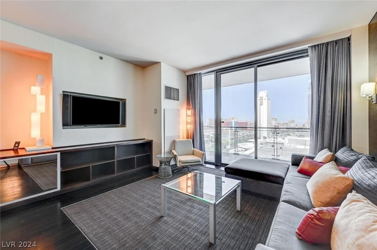 Ferienhaus High Floor Mountain Views Balcony Access 2409